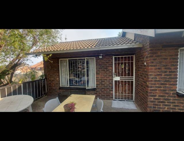 3 BEDROOM FREESTANDING FOR SALE IN NORKEM PARK